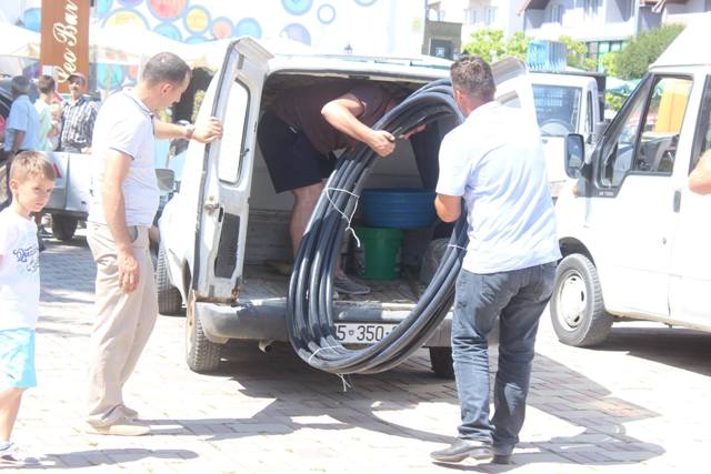 Kultivuesit e vishnjës bëhen me sistem të ujitjes