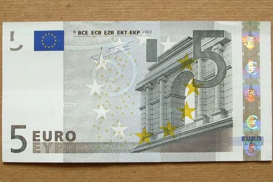 Tentoi t’i jepte policit ryshfet 5 euro!