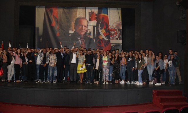 LDK: Një grup i studentëve të ekselencës aderon në LDK-në e Gjilanit