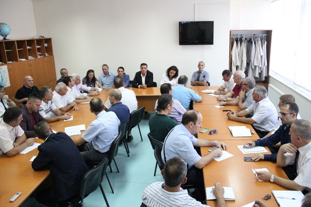 Haziri: Arsimi mbetet prioriteti i parë i qeverisjes