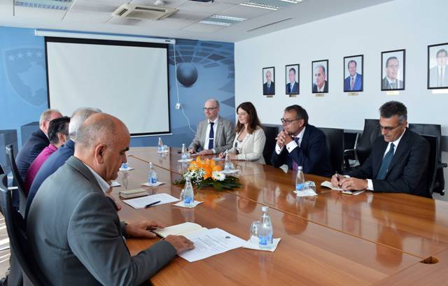 Ministri Krasniqi priti në takim Zëvendësauditorin e Suedisë Magnus Lindell