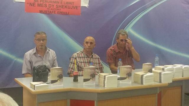 Promovohet libri “Në mes dy shekujve” i autorit Mustafë Ismaili