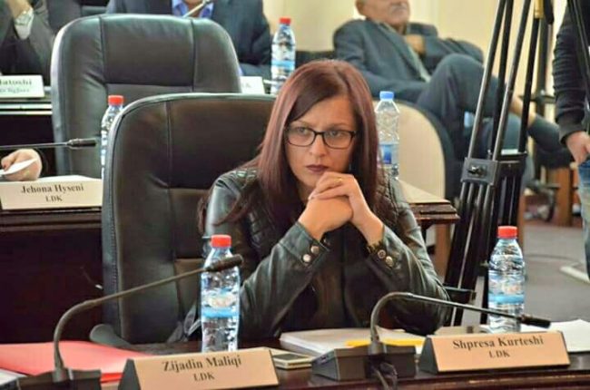 KPF kërkon arsye shtesë për ndryshimin e emblemës si dhe propozimet për ndarjen e titujve të nderit