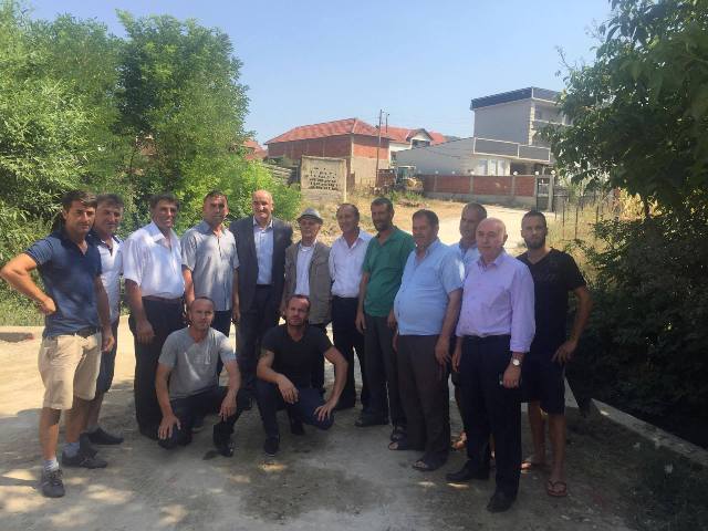 Kreu i Komunës inspekton nga afër projektet infrastrukturore në Ballancë