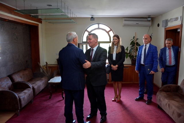 Ministri Pal Lekaj, zyrtarisht pranoi pozitën e ministrit nga ish-ministri Hanefi Muharremi