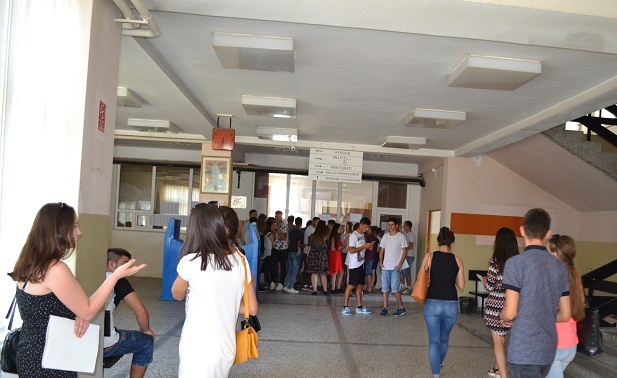 Interesim i madh për tu regjistruar në Universitet, brenda ditës numri i tyre ka arritur në 500