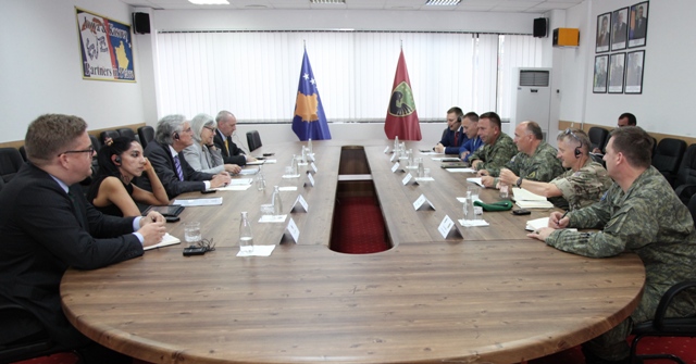 Komandanti i FSK-së, gjeneral Rrahman Rma priti një delegacion të  Lordëve nga Britania e Madhe