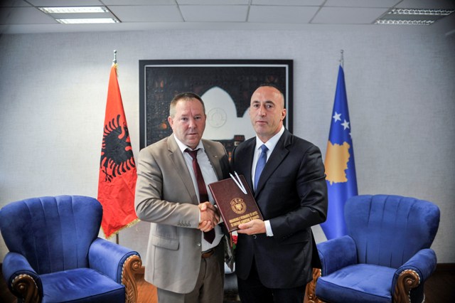 Kryeministri Haradinaj priti kryetarin e OVL të UÇK-së, Hysni Gucati