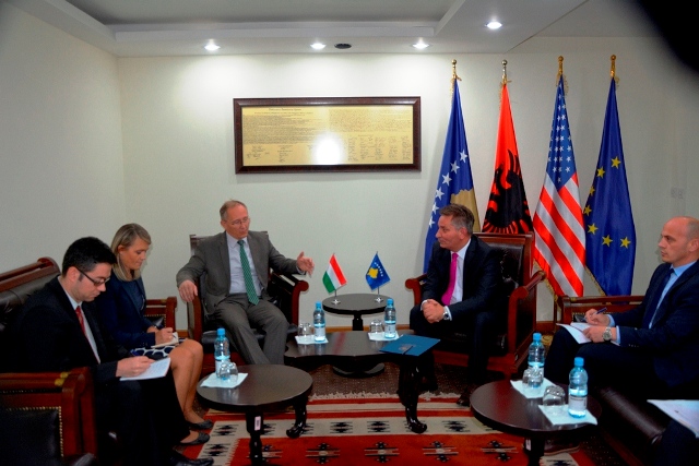 Ministri Lekaj priti në një takim ambasadorin e Hungarisë Laszlo Markusz