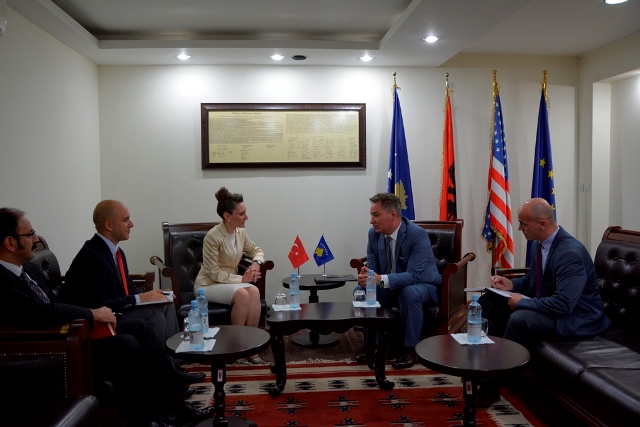 Ministri Lekaj priti ambasadoren e Turqisë në Kosovë, Kivilcim Kiliç