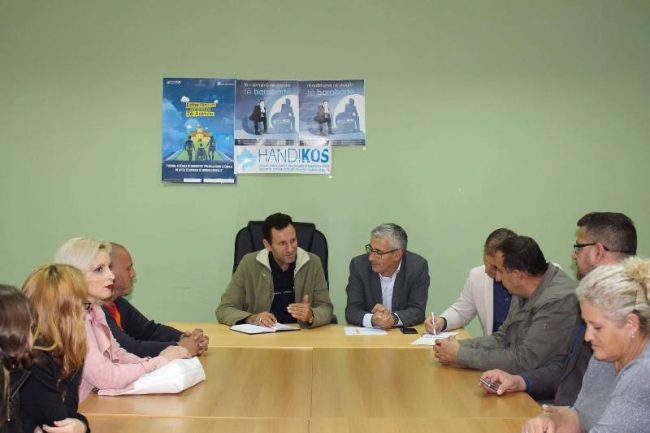 Kadriu: Çdo i 51-ti i punësuar në administratën komunale duhet të jetë person me nevoja të veçanta