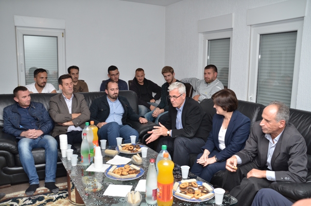 Vetëvendosje: Lagjja e kepëve e Livoçit, mbështetje të plotë për Sami Kurteshin