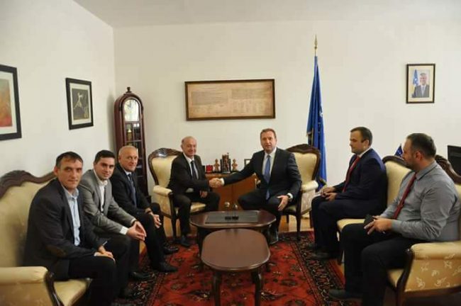Kërkojnë ndryshimin e ligjit për shtetësi
