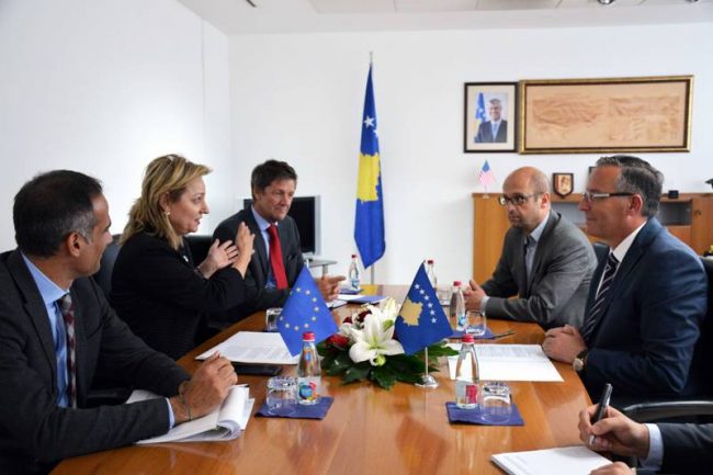 Ministri Bedri Hamza priti në takim Shefen e Zyrës së BE-së në Kosovë Nataliya Apostolova