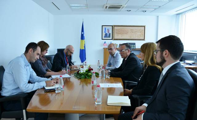 Ministri Bedri Hamza priti në takim drejtoreshën rajonale të Bankës Botërore për Ballkanin perëndimor Linda Van Gelder
