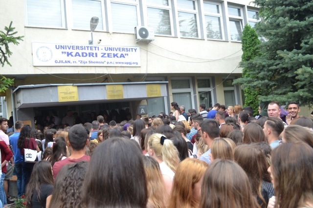 Në Fakultetin e Edukimit dhe në atë Ekonomik janë mbajtur provimet pranuese