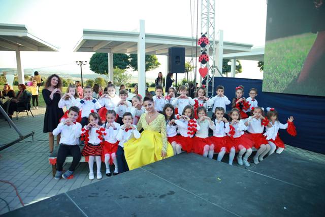 Mbahet Festivali “Mollëkuqet”, kënduan 38 fëmijë