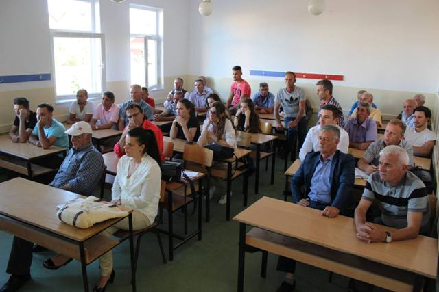 Debat me banorët e fshatrave Drobesh dhe Smirë rreth buxhetit dhe prioriteteve për investime