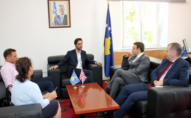 Ministri Ismaili takoi ambasadorë dhe përfaqësues të misioneve ndërkombëtare në Kosovë