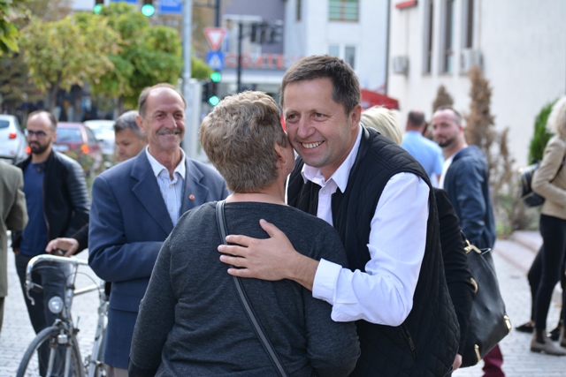 Gjatë fushatës dorë më dorë, Pajaziti i PDK-së takohet me qytetarë të shumtë