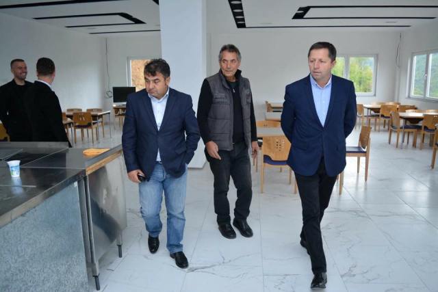 Pajaziti i PDK-së ofron mbështetje të pa rezervë për prodhuesit vendor