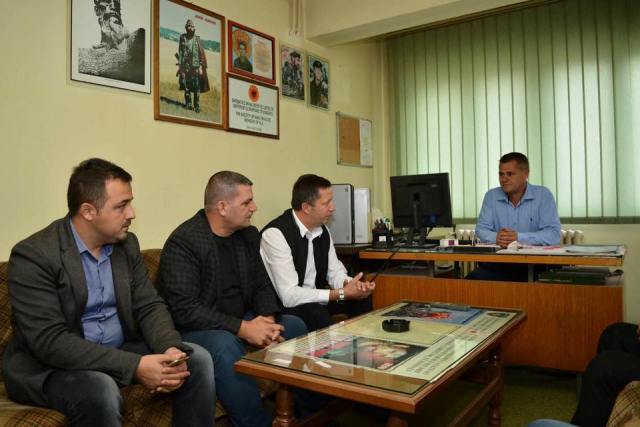 Pajaziti i PDK-së vizitë në Shoqatën e Invalidëve të Luftës së UÇK-së