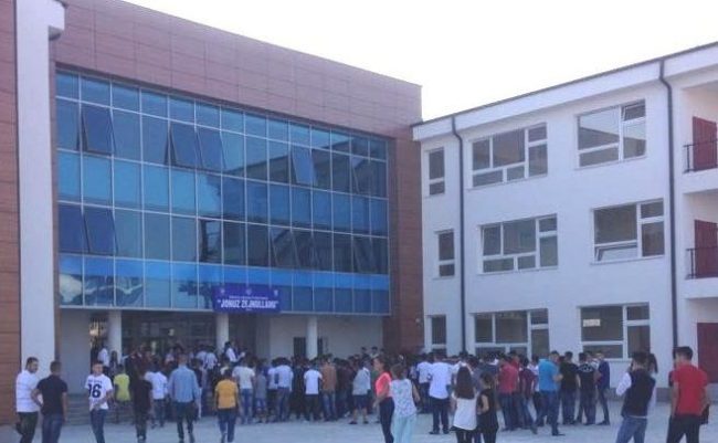 Haliti e Pira urojnë mësimdhënësit dhe nxënësit për fillimin e vitit të ri shkollor