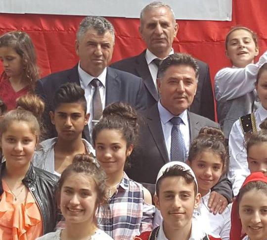 Sinani: Urime viti i ri shkollor 2017-2018