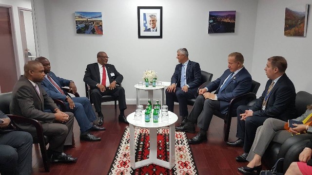 Presidenti Thaçi takoi Presidentin e Sao Tome dhe Principe, Evaristo do Espírito Santo Carvalho