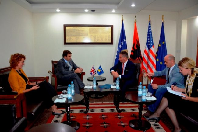 Ministri Lekaj priti në një takim ambasadorin Ruairi O’ Connel