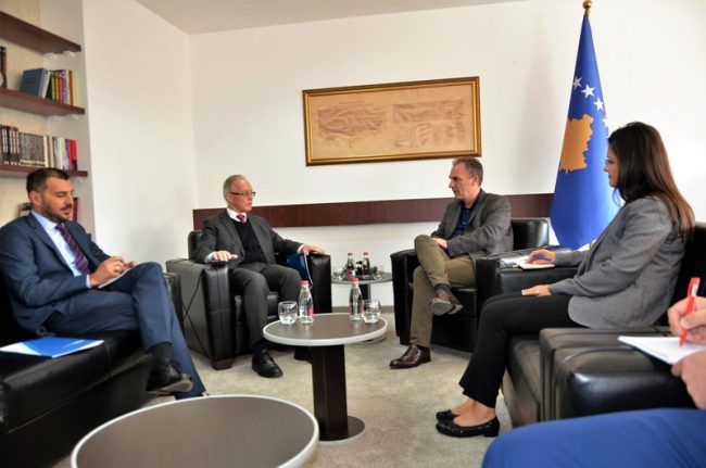 Zëvendëskryeministri Limaj takoi shefin e Misionit të OSBE-së në Kosovë, Jan Braathu