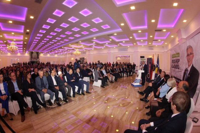 Kadriu: Gjilani nuk ndryshohet duke ngritur një gisht, as dy, e as me grusht në ballë, por me projekte konkrete