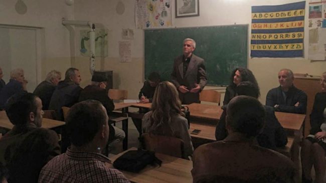 AKR-ja, debat me banorët e Përlepnicës