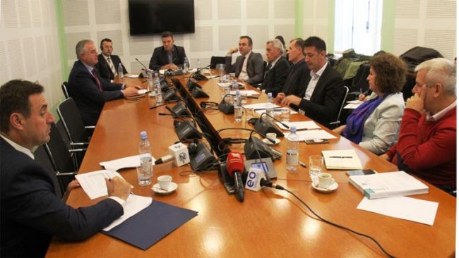 Berisha raporton para Komisionit Parlamentar për Punë të Brendshme, Siguri dhe Mbikëqyrje të FSK-së