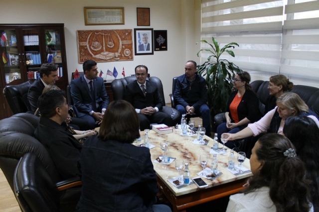 Një delegacion nga SHBA vizitoi Gjykatën Themelore të Gjilanit