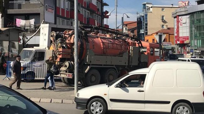 Komuna e Lutfi Hazirit bllokon me qëllim fotografitë e VV-së