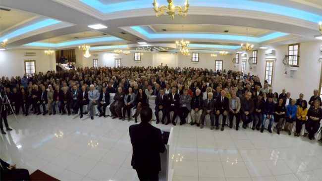 LDK: Luta mirëpritet nga mijëra simpatizantë në “Dardani”
