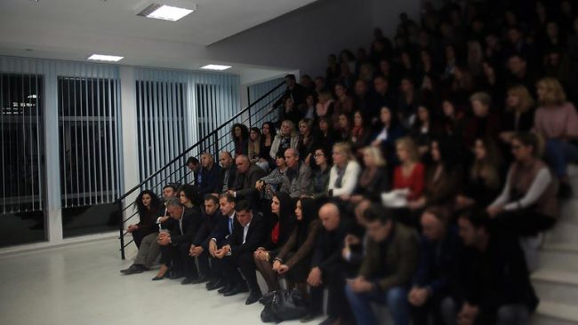 Lutfi Haziri falënderon punëtorët shëndetësor për punën dhe angazhimin