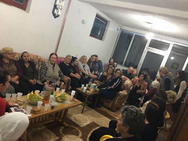 Gratë në mbështetje të programit të Vetëvendosjes