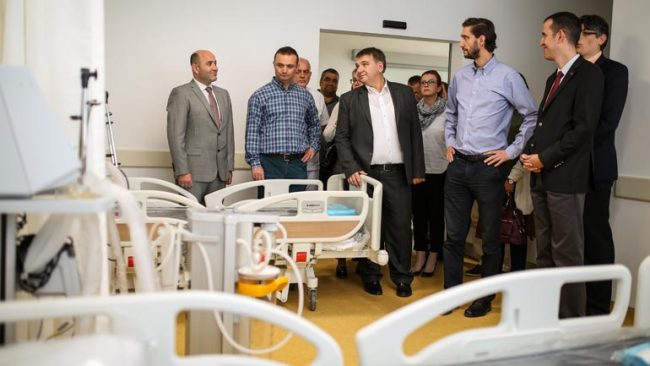 Ministri Ismaili vizitoi repartin e Mjekimit të ri Intensiv Qendor në QKUK