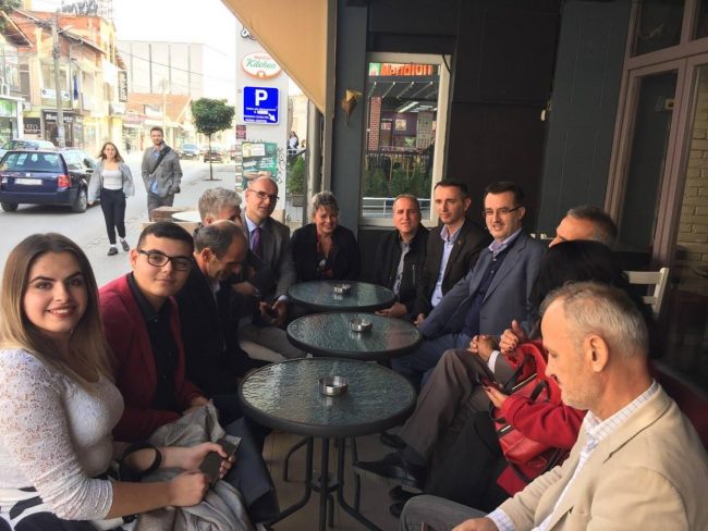 Kryetari i PD-së Agani vizitë bizneset private