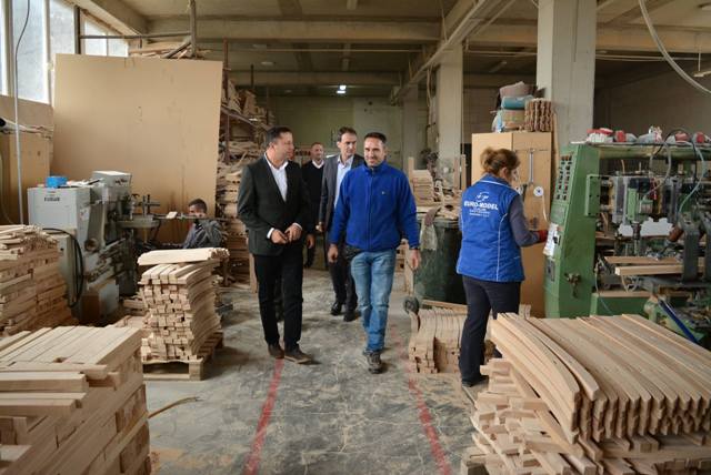 Pajaziti vazhdon vizitat nëpër biznese gjilanase