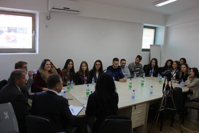 Të rinjtë vitias bëhen pjesë të vendimmarrjes