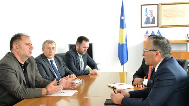 Ministri Hamza: Ministria e Financave e përkushtuar për mbështetjen e prodhimit vendor