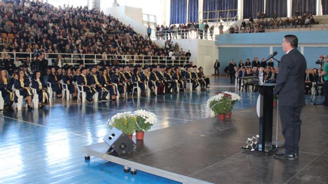Diplomoi gjenerata e parë e studentëve të Universitetit “Kadri Zeka”