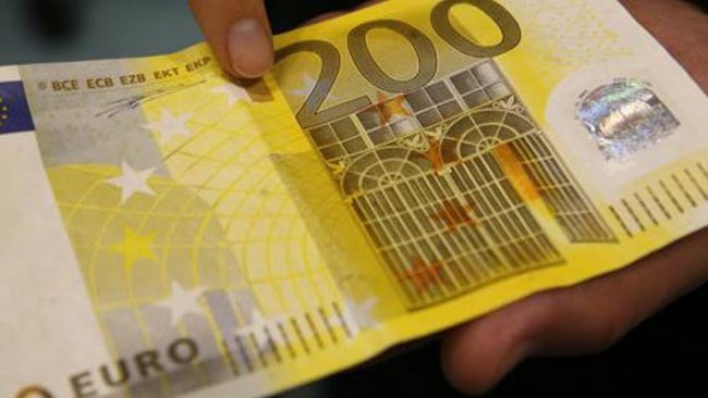 Dyshohet se bankënota 200 eurosh ishte false