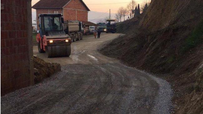 Haliti sheh nga afër punimet që po bëhen në Budrigë