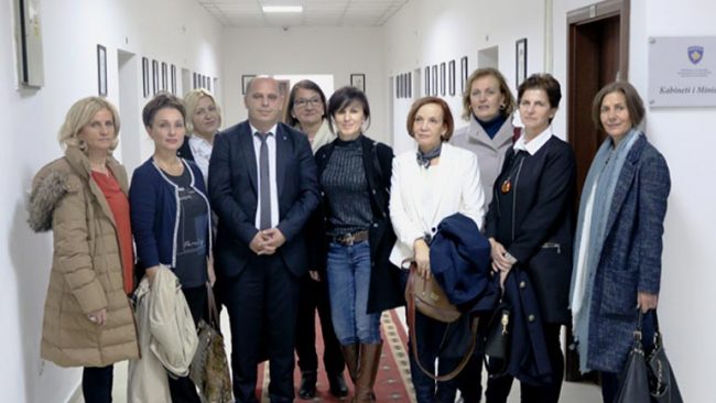 Gratë e diasporës vizitojnë Ministrinë e Diasporës