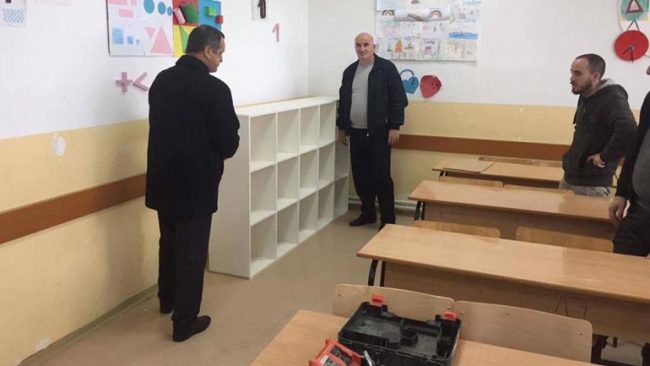 Haliti inspekton punimet në shkollën “Bafti Haxhiu”