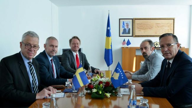 Diskutojnë në veçanti në fushën e ekonomisë dhe regjistrimit të pronave në Kosovë
